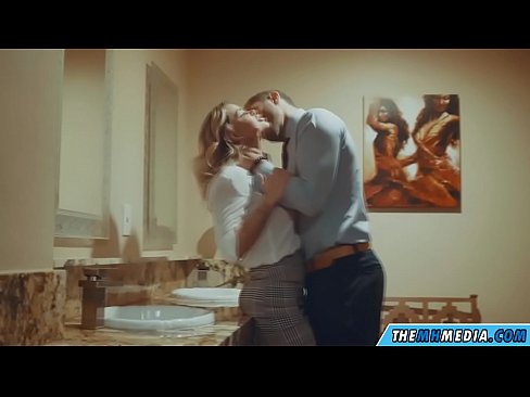 ❤️ Büyük memeli bir sarışın seni umumi tuvalette baştan çıkardığında Güzel porno tr.https-tubsexer.ru ❌❤